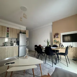 julia-apartments.albaniahotels.org/