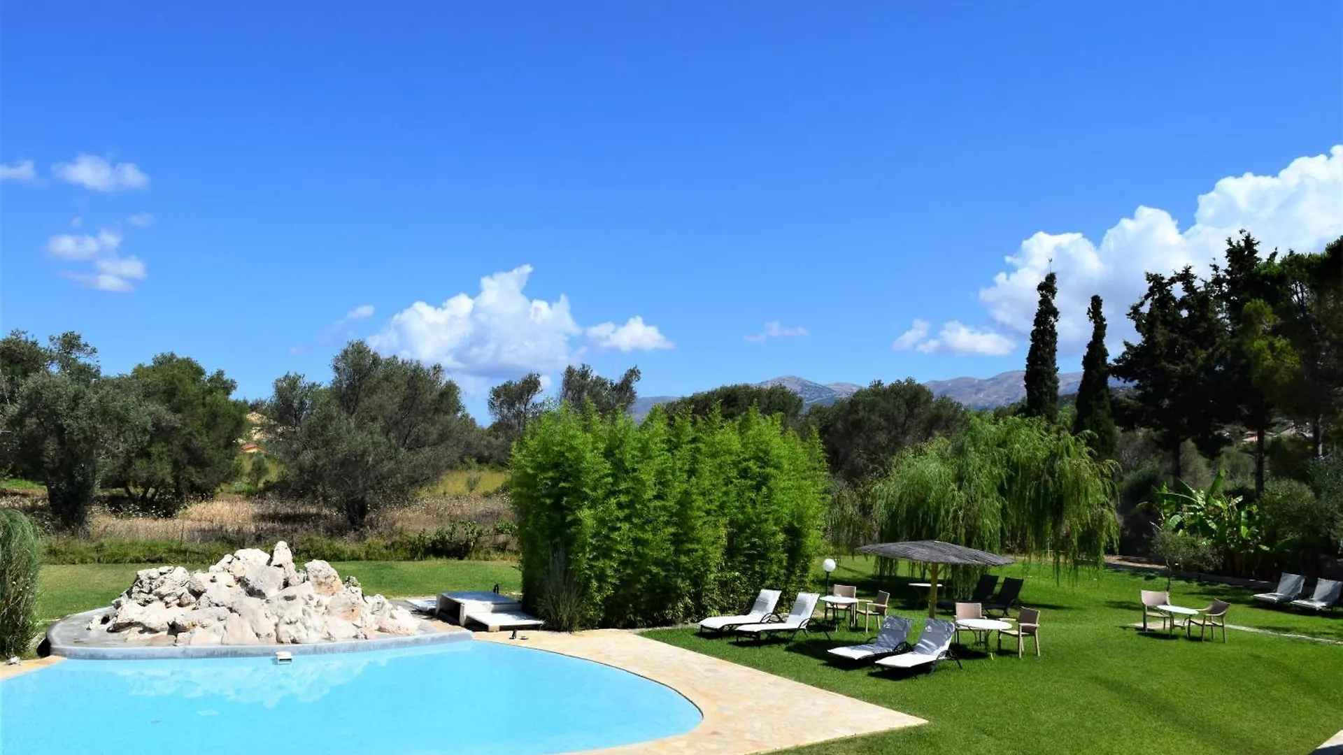 Simatos Αpartments & Studios Argostoli  Greece